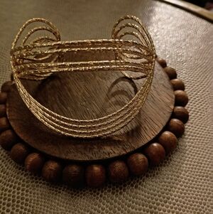 🎄Gold Plated Texture Metal Twisted Cuff Bracelet, Unbranded, NWOT